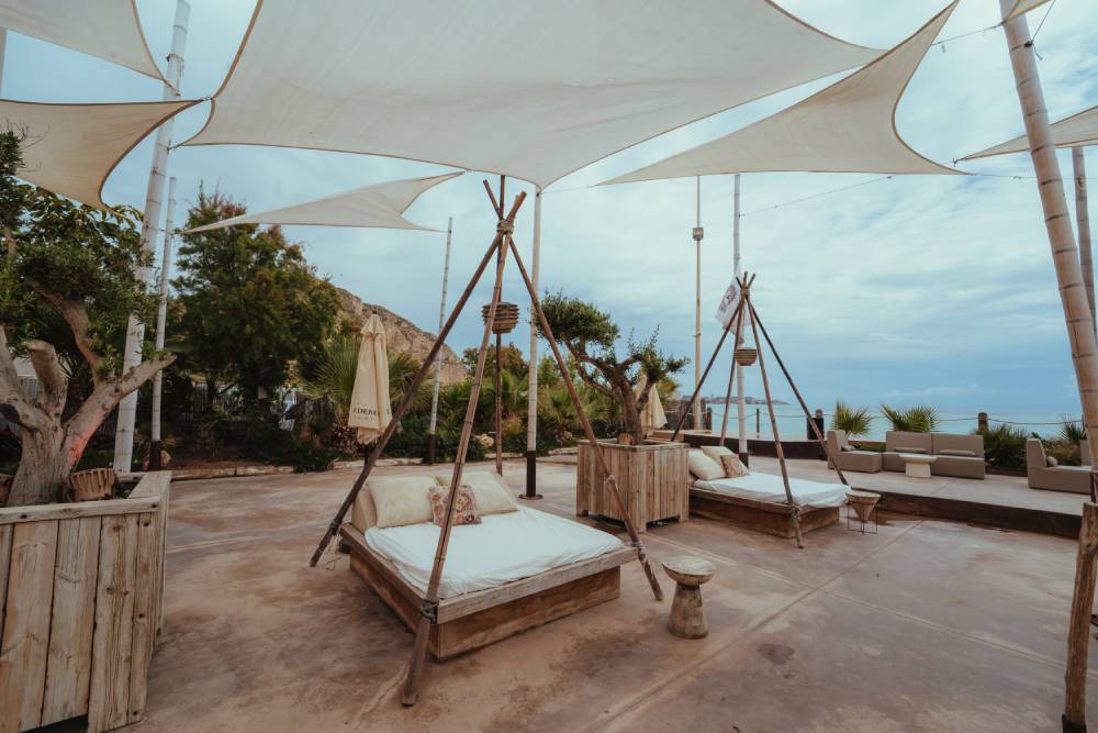 Cama balinesa en el Coast Club de Puntapiedra