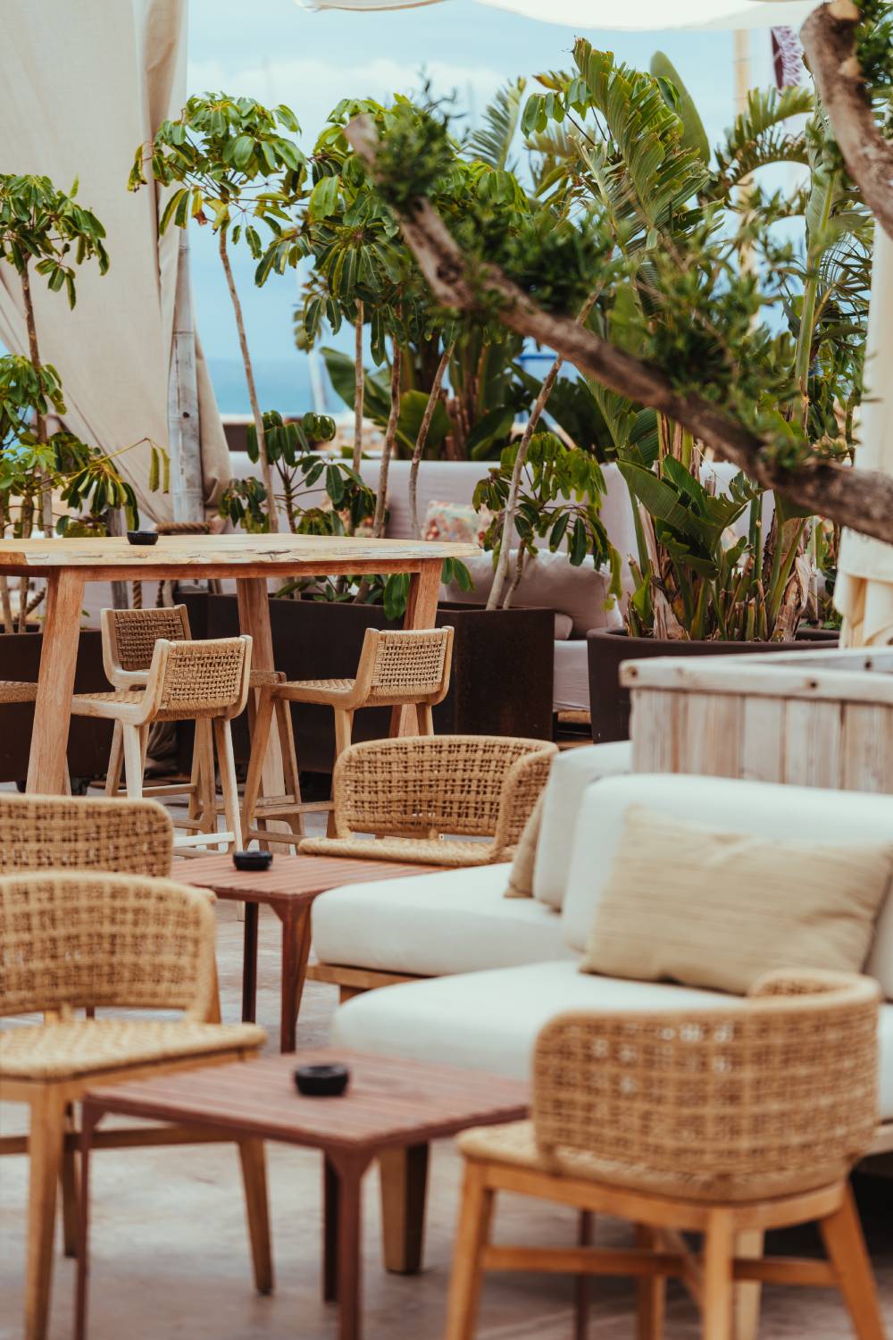 restaurante con terraza chill out Alicante - Puntapiedra Coast Club & Restaurant
